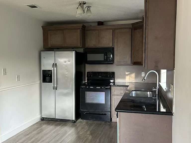 207 McDonald Dr — Photo 1