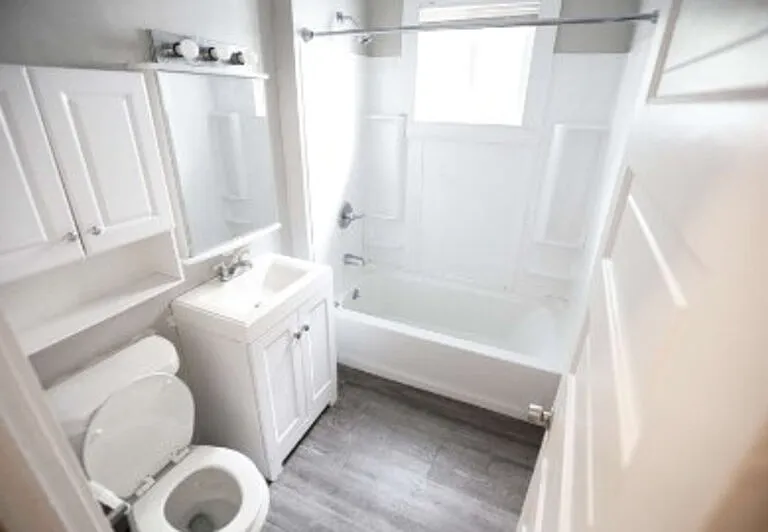 437 Eastern Ave SE #3 — Photo 3