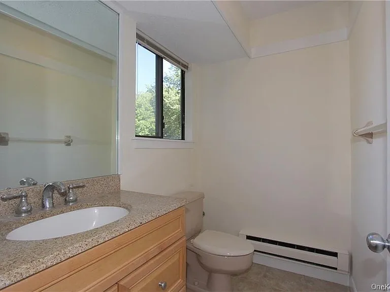 246 Heritage Hls #A — Photo 3