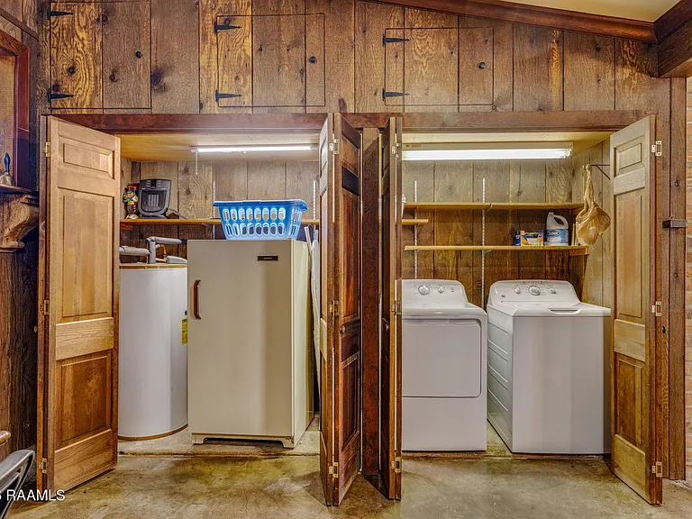 411 Wiggins Rd — Photo 9