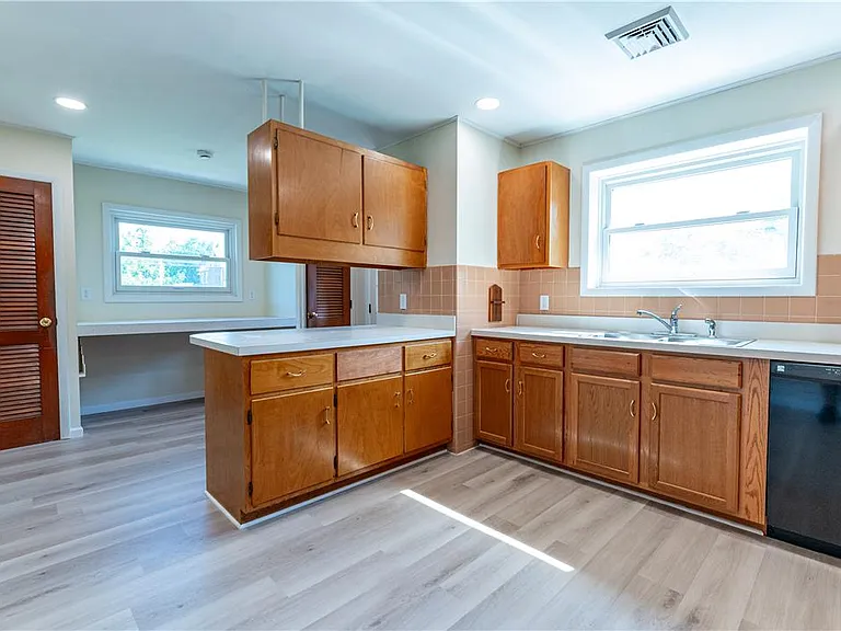 6350 Robin Ln — Photo 16