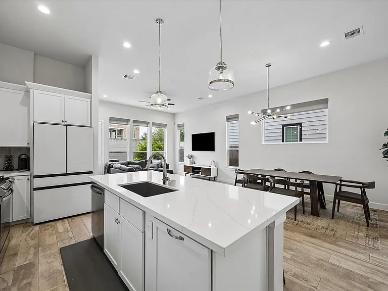 2804 Grand Fountains Dr #B — Photo 3