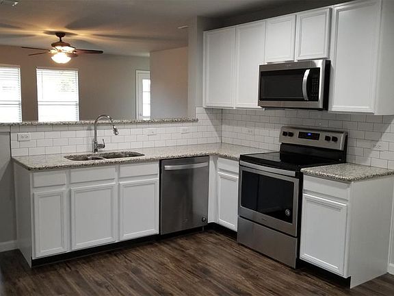 2nd image of 1161 Boxwood Dr