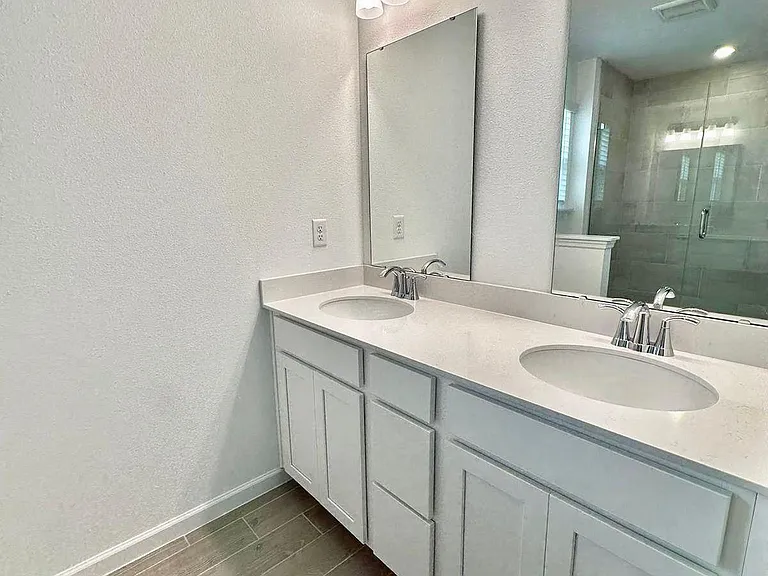 380 Belfort Ct — Photo 7