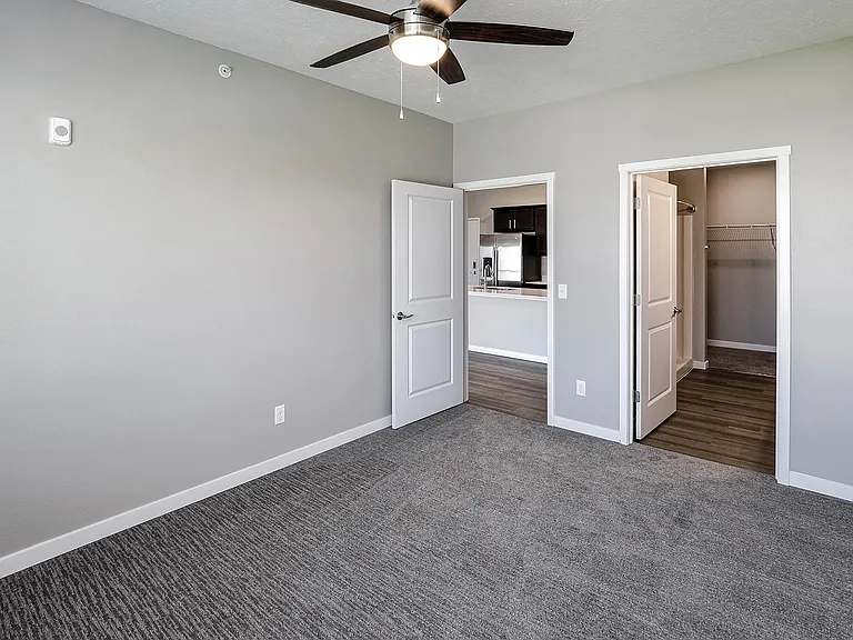 Cross Creek Apartments — Photo 18