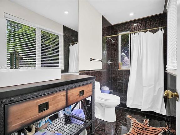 5th image of 5555 La Gorce Dr