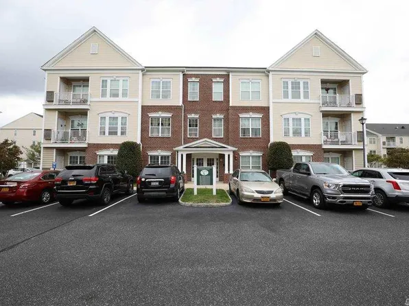 1424 Kirkland Ct, Central Islip, NY 11722