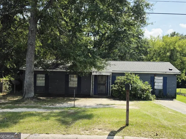 2666 Leone Dr N, Macon, GA 31206