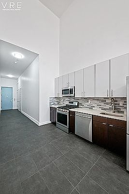 2nd image of 90-2 Queens Blvd #3