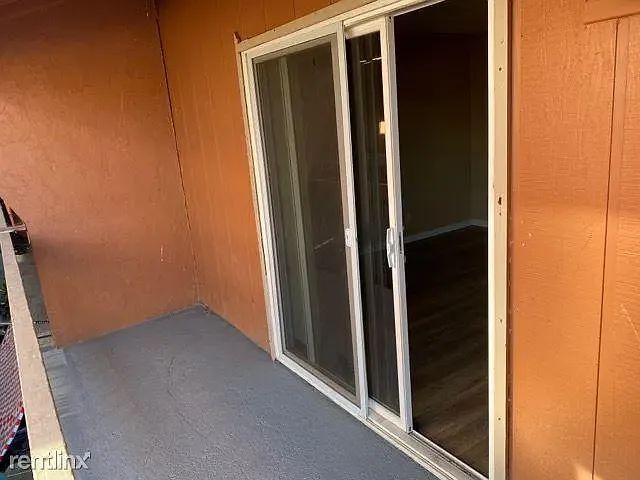 2 bed, 1.0 bath, 900 sqft, $1,795 — Photo 13