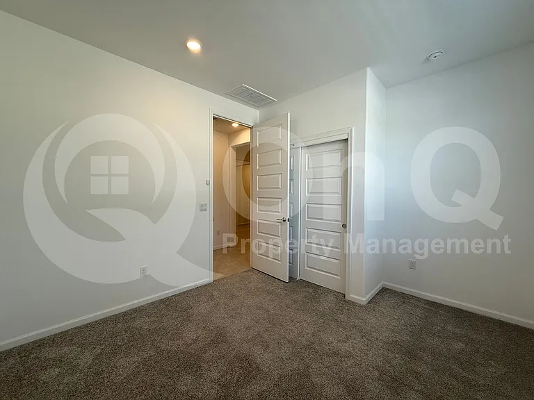 6704 E Caminito La Piscina — Photo 30