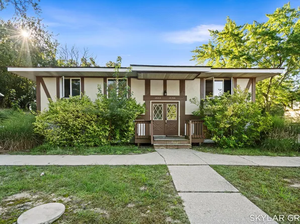 18206 Swiss Dr, Spring Lake, MI 49456