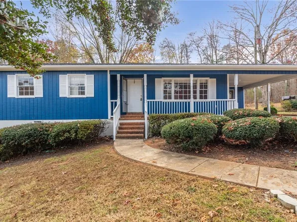 5076 Butterfield Dr, Winston Salem, NC 27105