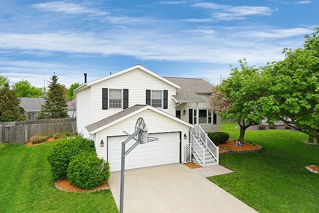 1621 Bensington Ct photo 1