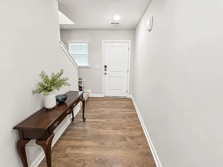 227 Stonyway Ln — Photo 3