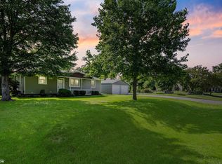 1708 Robertson Dr, Marshalltown, IA 50158