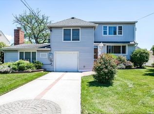 2735 Riverside Ave, Merrick, NY 11566