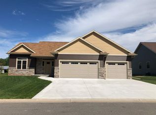 1875 Forest Glen Rd, Neenah, WI 54956