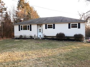 10 Watch Hill Dr, Fishkill, NY 12524