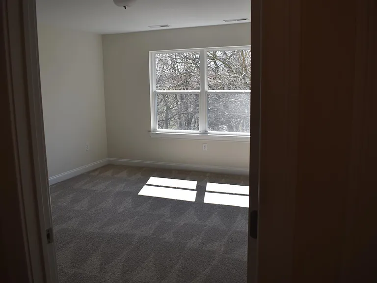 16 Emily Ct — Photo 1