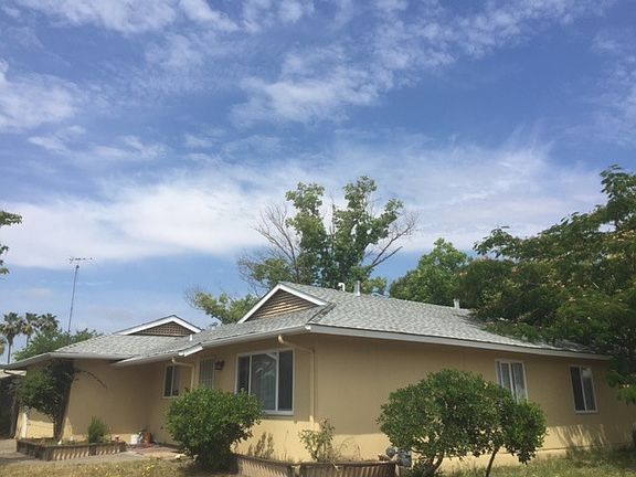 3rd image of 3951 Elkhorn Blvd
