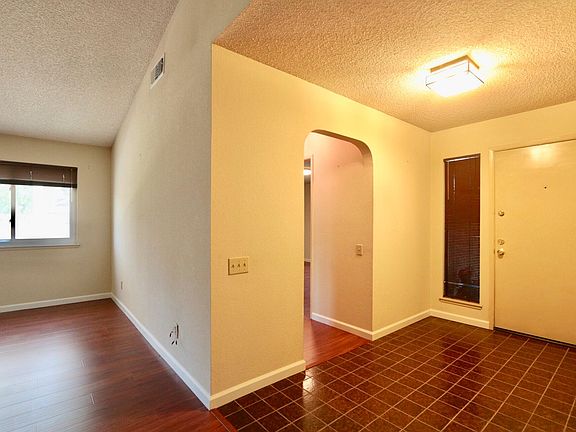 5th image of 1734 Rockybend Dr