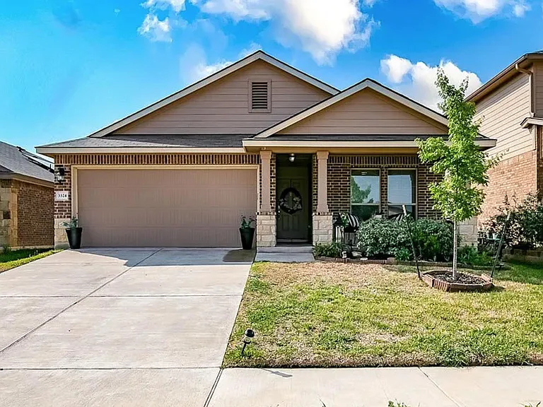 3324 Aubree Katherine Dr — Photo 1