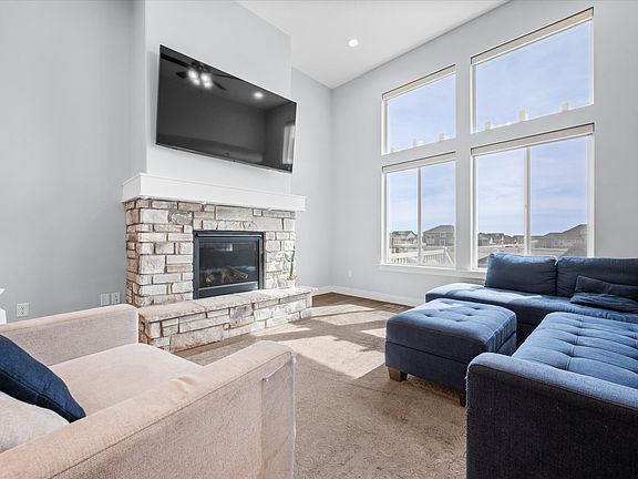 4th image of 206 E Mount Emmons Dr #1438