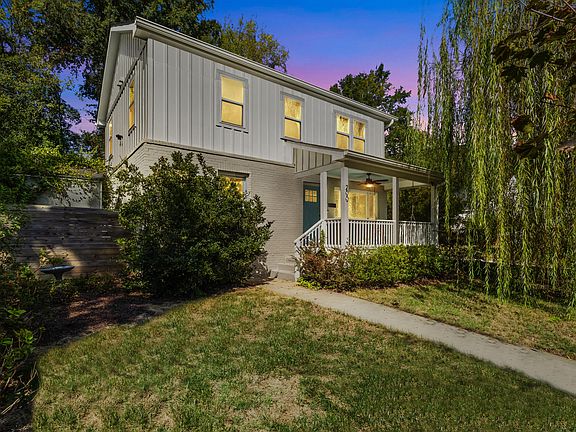 2nd image of 200 Lincoln Ct