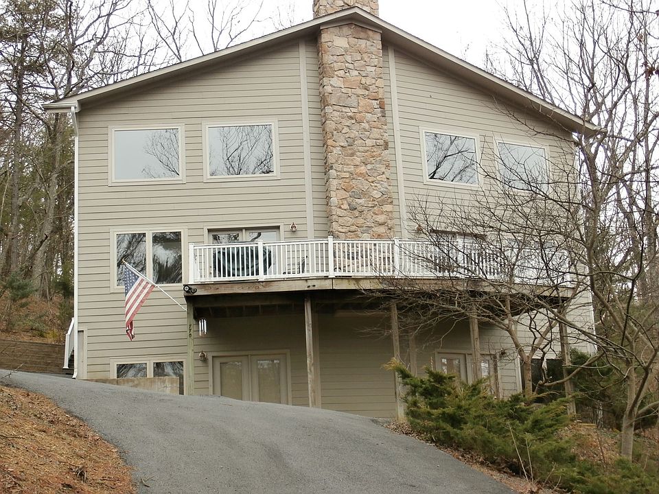 1st image of 770 Fairway Dr