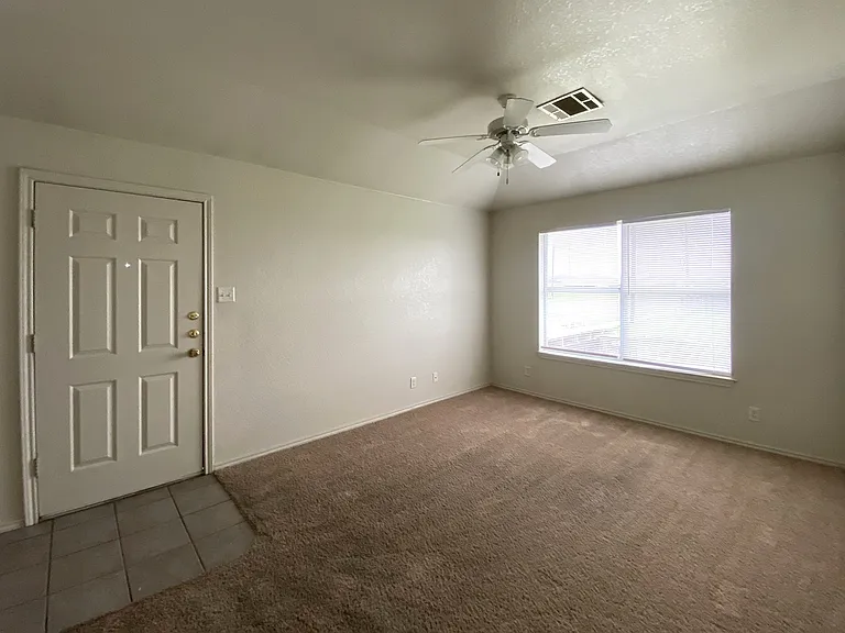 3709 Littleleaf Dr #B — Photo 5