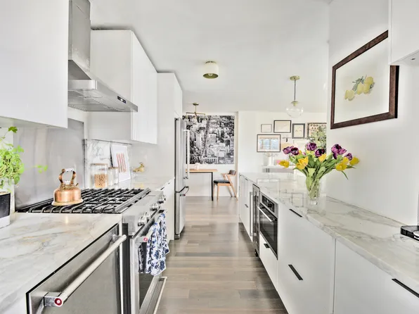 208 East Broadway image 1 of 18