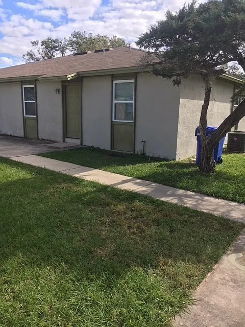 1000 South Winterhawk Drive — Photo 2