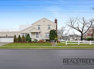 523 Arlington Rd, Cedarhurst, NY 11516