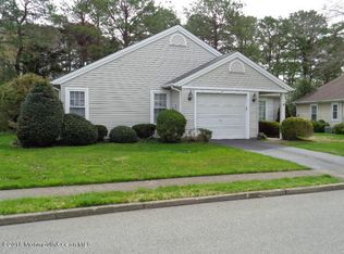 8 Canterbury Dr, Forked River, NJ 08731
