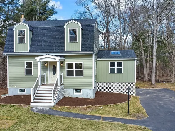 15 Hill St, Foxboro, MA 02035