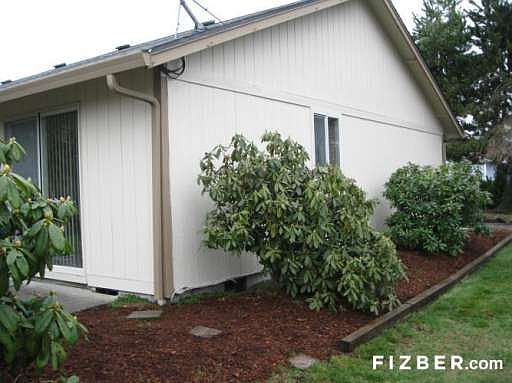 3rd image of 10715 NE 75th St