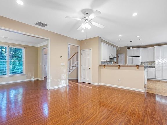 5th image of 4310 Canterbury Walk Dr