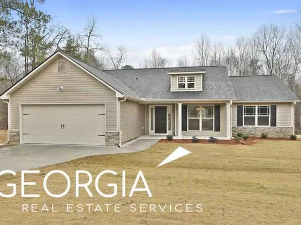 18 Esther Dr, Grantville, GA 30220