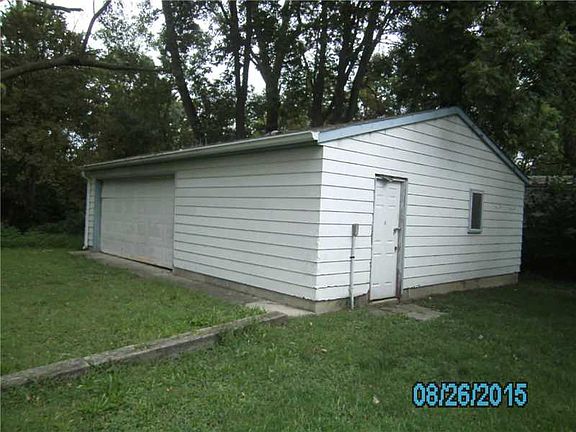 3rd image of 4826 W Bertha St