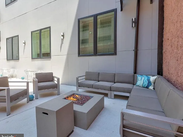 520 S Caroline St #102 — Photo 6