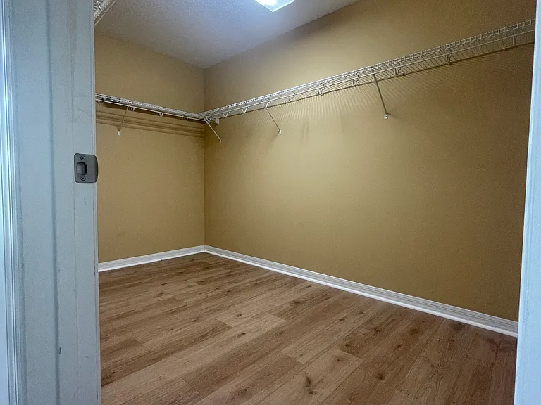 225 Perching Post Cv — Photo 22
