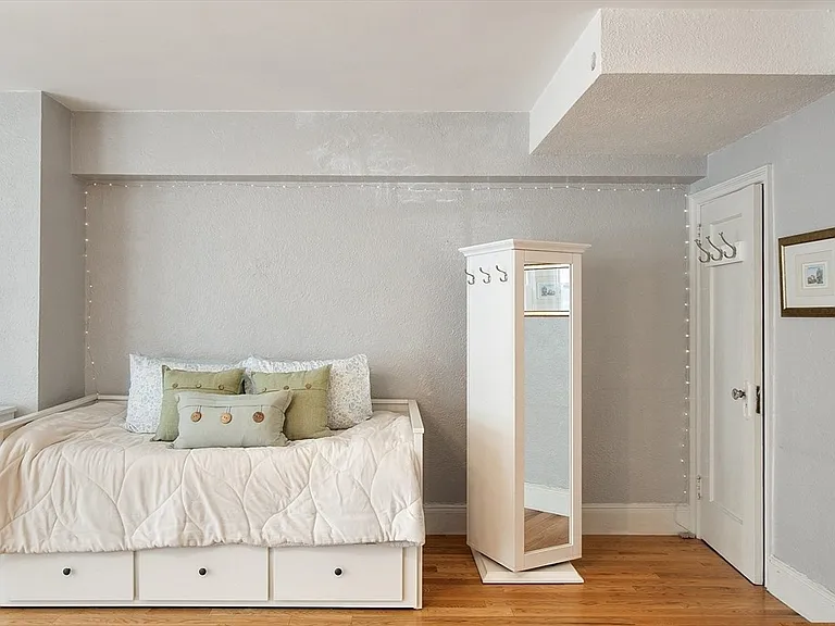 250 Beacon St #1B — Photo 13
