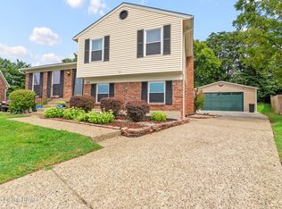 7406 Covey Pl, Louisville, KY 40291