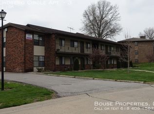2 Lindbergh Cir, Belleville, IL 62221