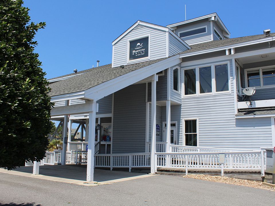 2nd image of 55 Yacht Club #Slip 55