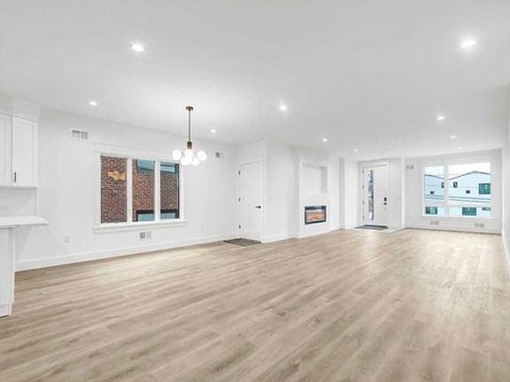 3rd image of 71 Henry Ave Floor 1