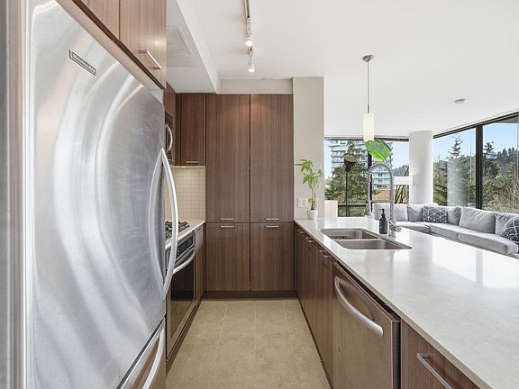 4th image of 301 Capilano Rd #707