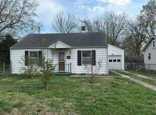 1426 E Whiteside St, Springfield, MO 65804