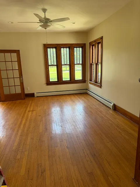 2 bed, 888 sqft, $2,100 — Photo 3